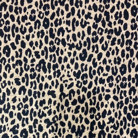 Leopard Print Short Sleeve Top - Size 18 - Picture 3 of 4